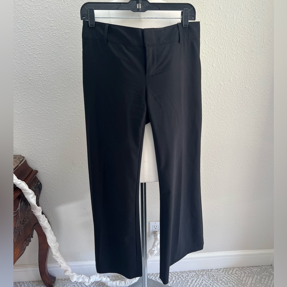 Black Pants
Ya-Ya
Size: 8